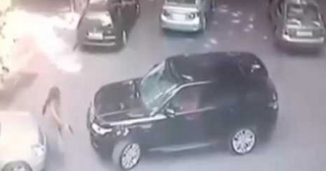 Avtoriteti "Range Rover"də belə güllələdilər -  VİDEO