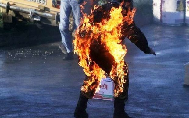 Maştağada kişi özünü yandırdı