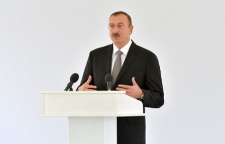 İlham Əliyev Heydər Əliyev Mərkəzinin açılışında