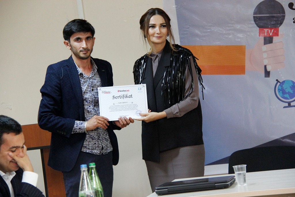 “Gənc jurnalistlər arasında etik davranışların təbliği” layihəsinin bağlanış mərasimi keçirildi - FOTOLAR