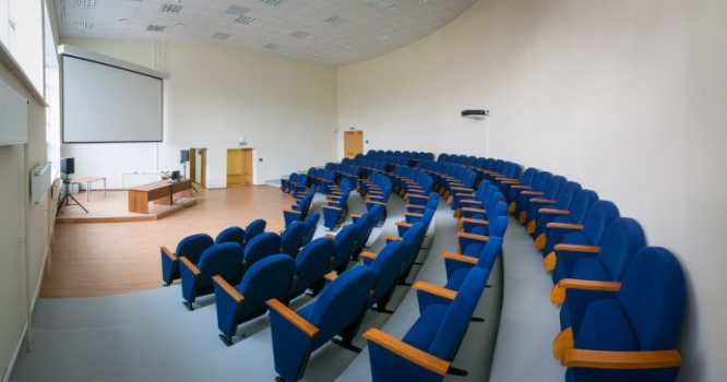 Bakıda faciəvi hadisə: universitet müəllimi auditoriyada öldü - FOTO