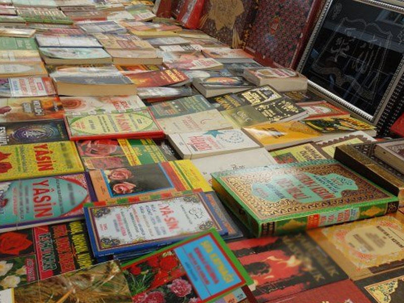 Bakıda dini vəsaitlər satan mağazada əməliyyat keçirildi