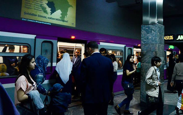 22 yaşlı gənc özünü sevgilisinə görə relslərin üstünə atıb – TƏFƏRRÜAT