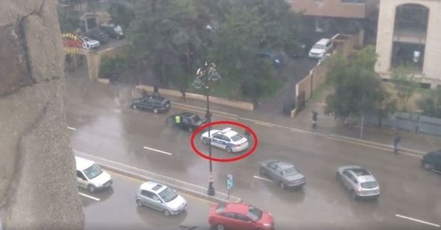 Bakıda yol polisinin qayda pozuntusu kameraya düşdü – VİDEO