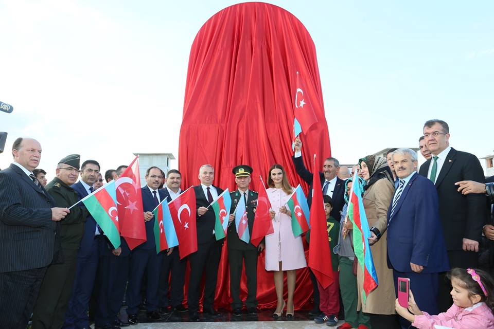 Denizlidə Qarabağ parkı və Xocalı Soyqırımı abidəsinin açıldı - FOTOLAR