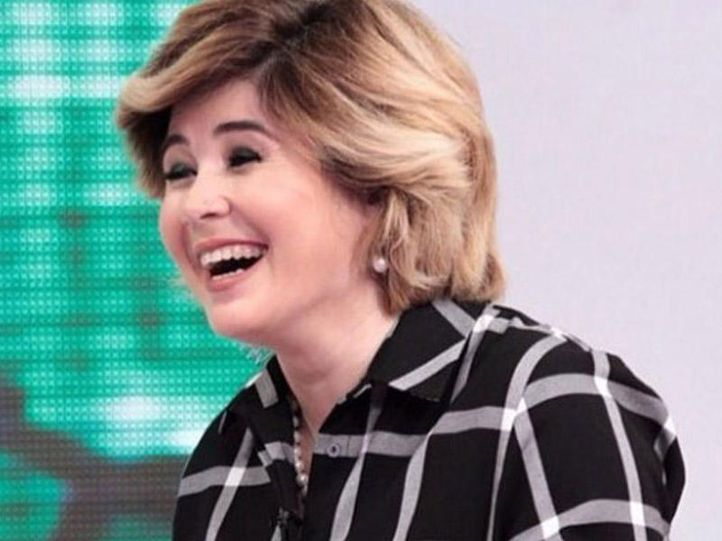 Elnarə: "Doğma hesab etdiyin biri sənə xəyanət edirsə..." - FOTO