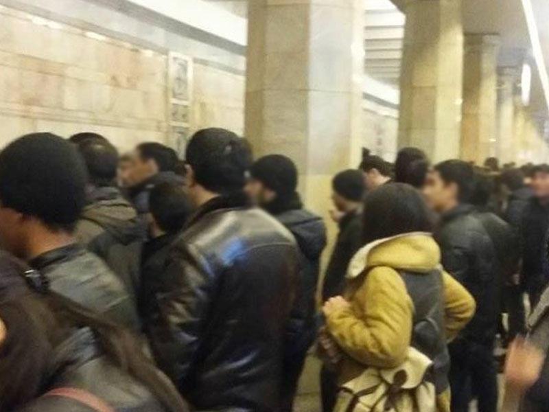 Bakı metrosunda növbəti təlaş: "Qatarı təcili tərk edin"