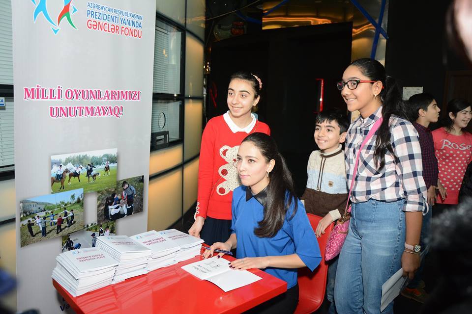 Milli oyunlar kitabının təqdimatı - Fotolar