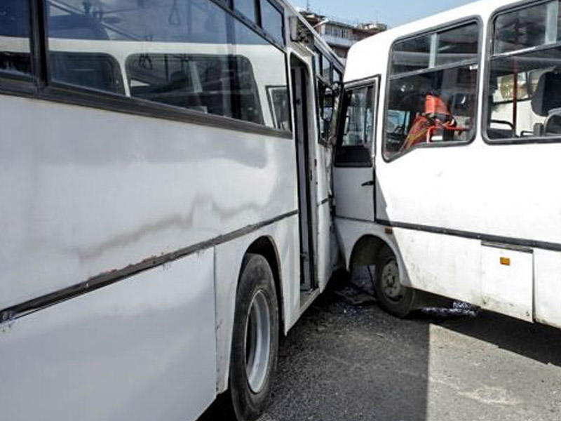Bakıda qorxunc qəza - Sərnişin avtobusları toqquşdu