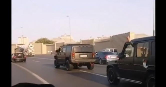 Azərbaycanda toy karvanında "Hummer" şou göstərdi - VİDEO