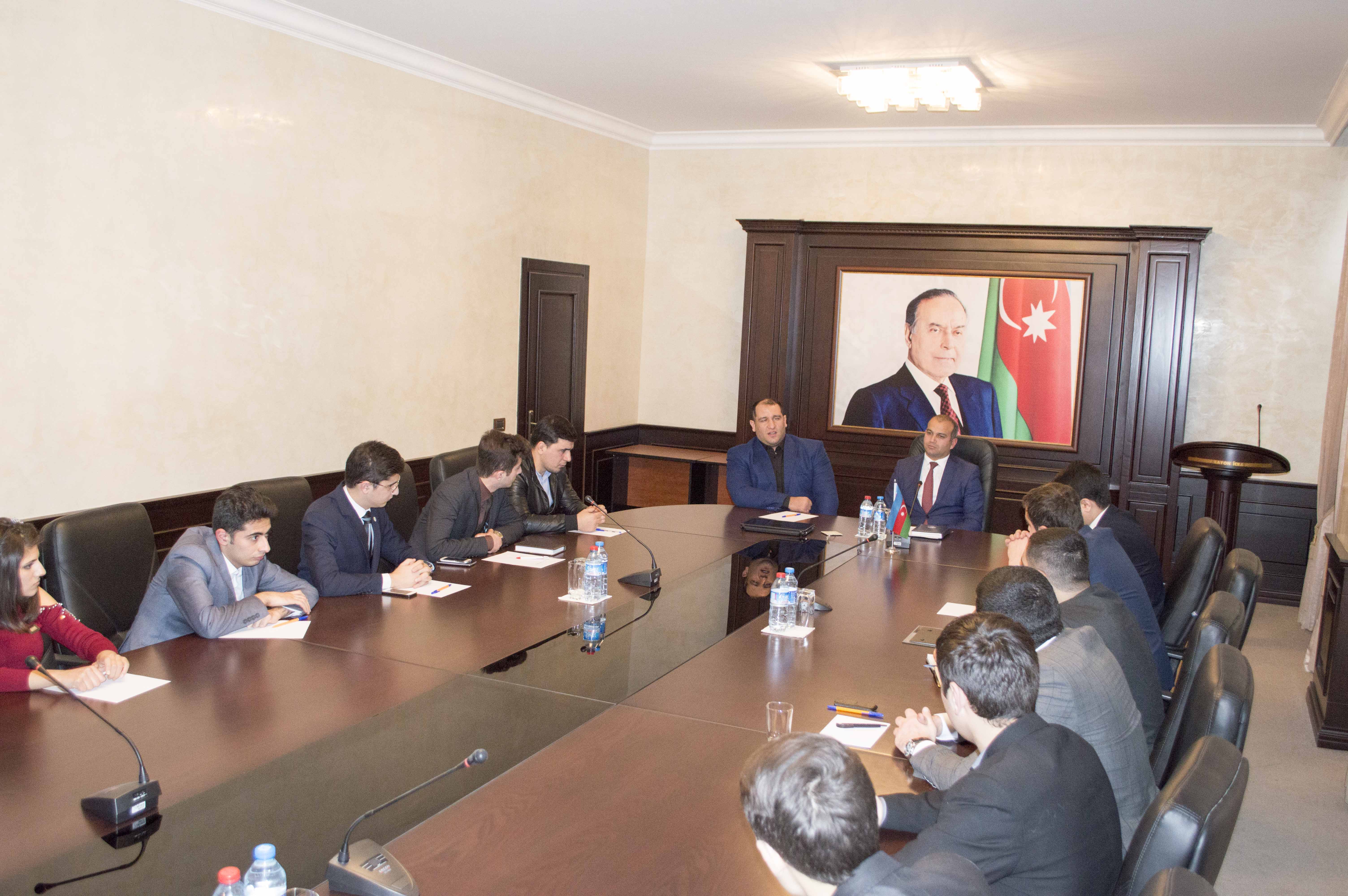 Nərimanov rayon gənclərinin İlham Zəkiyev ilə görüşü keçirilib