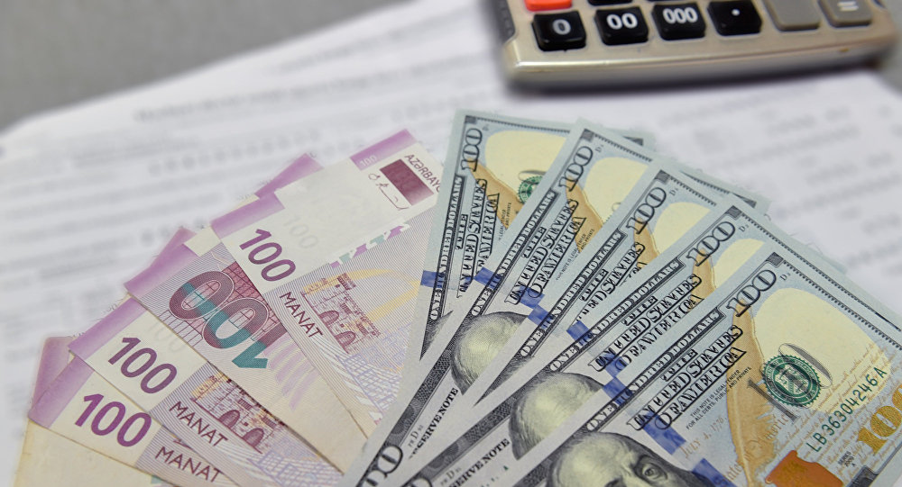 Курс доллара достиг 1,74 маната