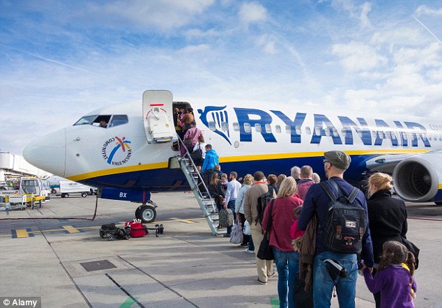 На борту лайнера Ryanair устроили концерт - ВИДЕО