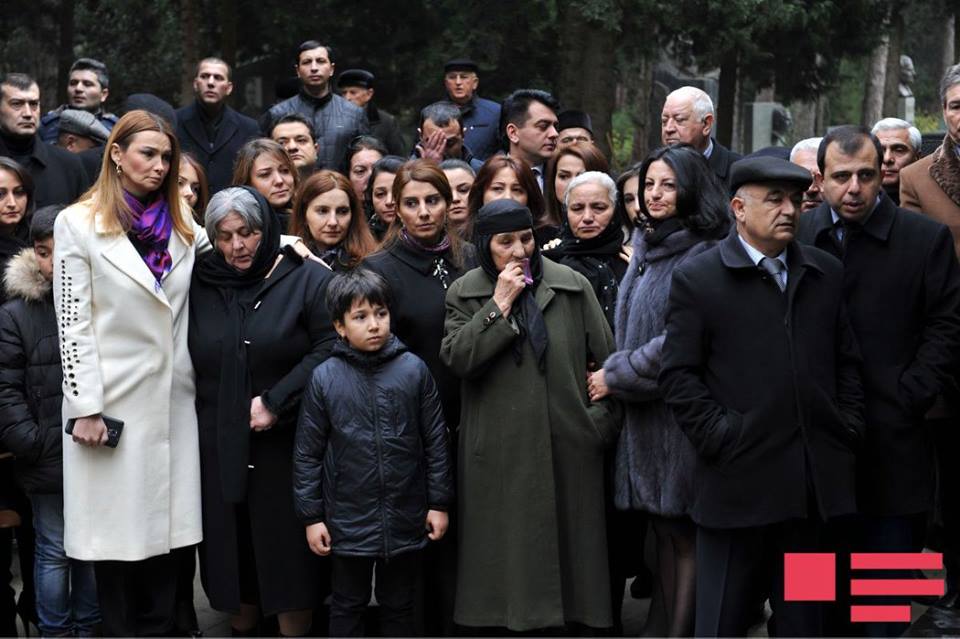 "O şeirə marağı olmayan bir insanda da, şeirə məhəbbət yarada bilirdi" - Qənirə Paşayeva