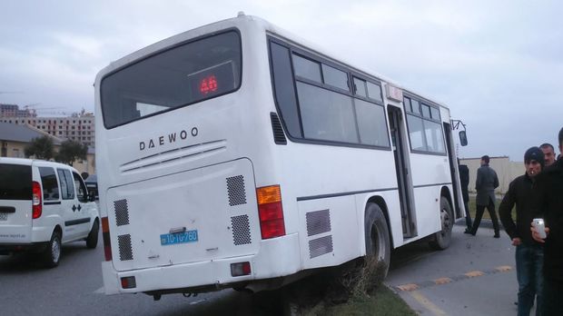 Bakıda sərnişin avtobusu qəza törədib