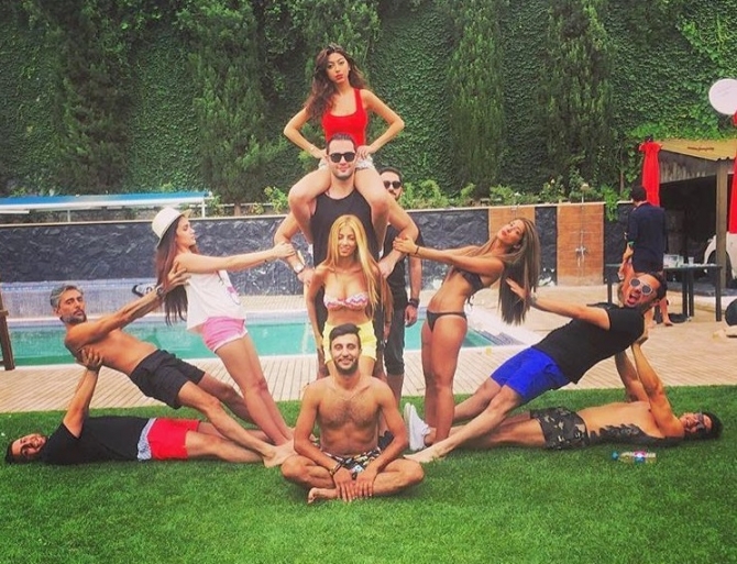 İran hökumətinin qadağan etdiyi Instagram fotoları - lüks həyat, çılpaq qızlar...-Foto