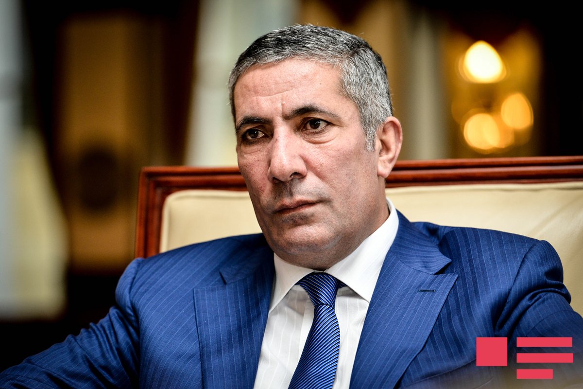 “Prezidenti tərifləyək, qalanları tənqid edək” - Deputat Siyavuş Novruzov