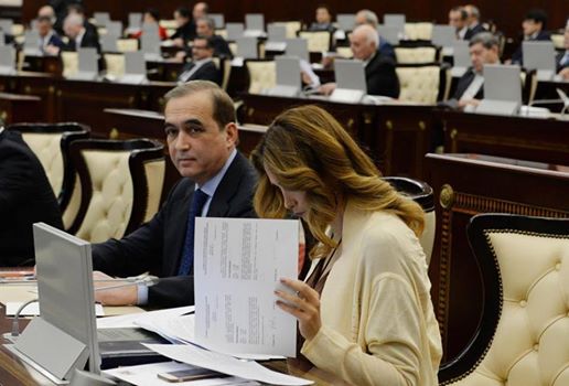 Qənirə Paşayevanın adına saxta profil açıldı: O mən deyiləm