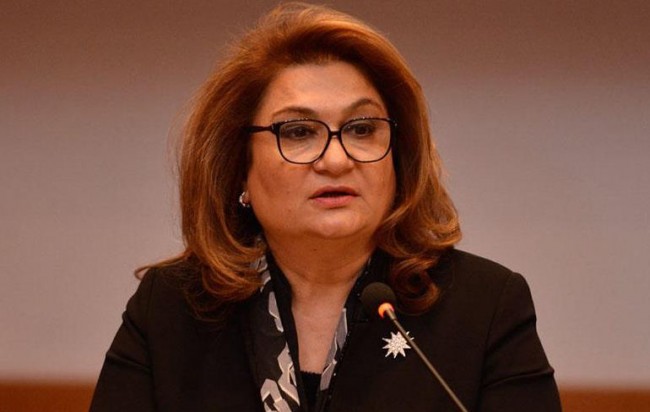 “15 yaşlı qızını oxumağa qoymur ki, ərə versin” - Komitə sədri valideynləri qınadı