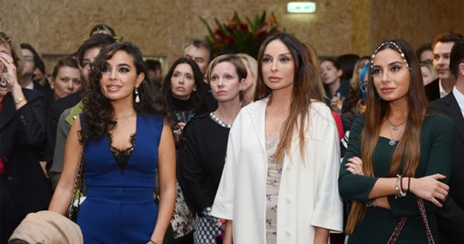 Leyla Əliyeva Birinci xanımı belə təbrik etdi - FOTO