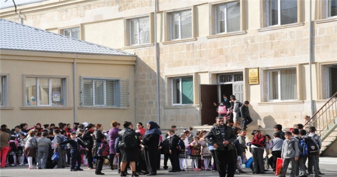 Azərbaycan təhsilində "yenilik": valideynlərə rüşvət sənədi imzalatdırılır - FOTO