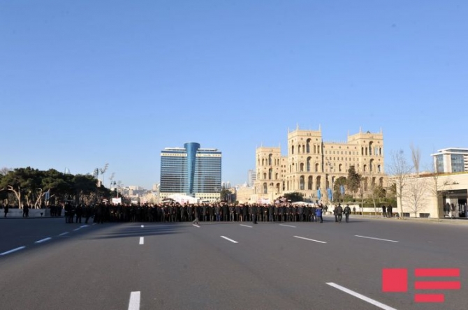 Bakıda İlham Əliyevin iştirakı ilə yürüş başlayıb