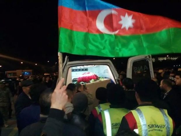 Şəhid zabitin cənazəsi Ordubada yola salınır – FOTO