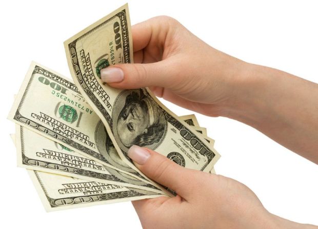 Dollar bahalaşdı – Hərracın nəticəsi