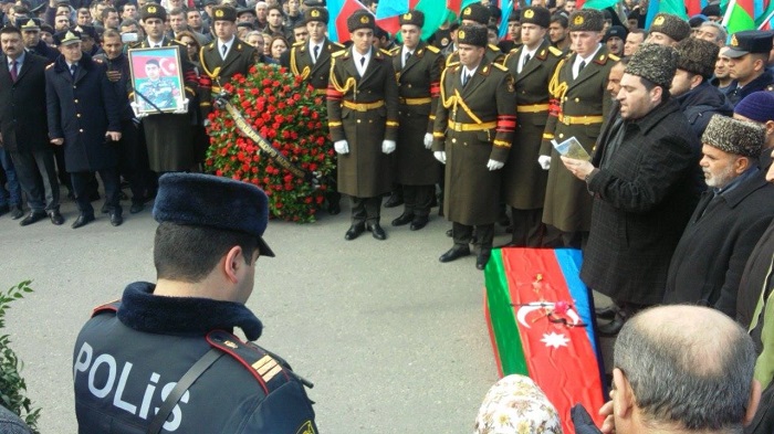 Komandirini döyüş meydanından çıxaranda şəhid oldu - FOTO