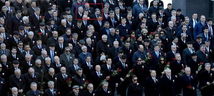 Prezidentin iştirak etdiyi Xocalı yürüşündə qəhqəhə çəkib gülən deputatları siz də tanıyın - FOTOFAKT