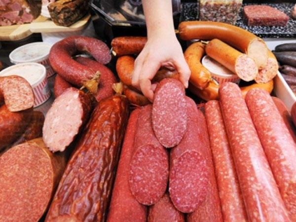 15 yaşlı qız kolbasadan zəhərləndi