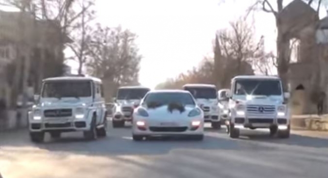 Azərbaycanda bahalı toy karvanı: "Gelandewagen"lər yola düzüldü - VİDEO