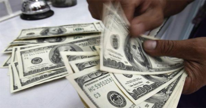 Dolların məzənnəsi yenidən bahalaşdı - Hərracda
