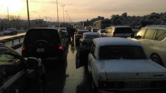 Tələbələri aparan avtobus dəhşətli qəzaya düşdü:  –3 ölü, 14 yaralı - VİDEO 