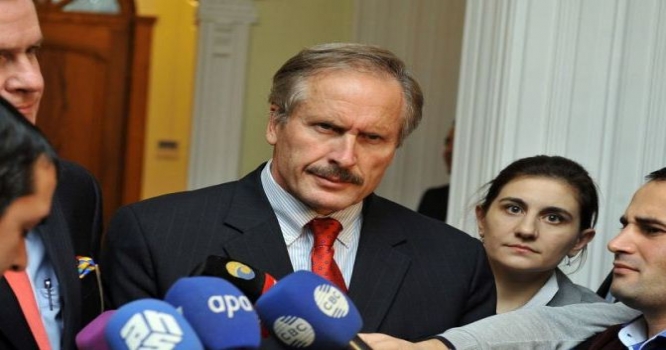 "Dağlıq Qarabağ problemi çox uzandı" - Robert Sekuta