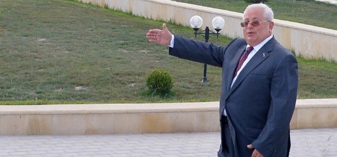İcra başçısı şəhidin məzarını düzəltməkdən imtina etdi: "Qəbirdir də, durub yerində"