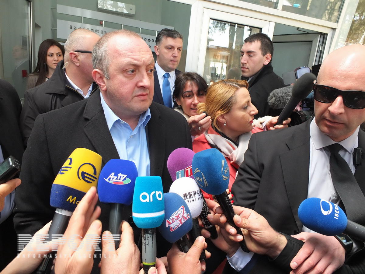 Gürcüstan preziddenti azərbaycanlıların rayonuna gəldi, Novruz tonqalını yandırdı - FOTOLAR