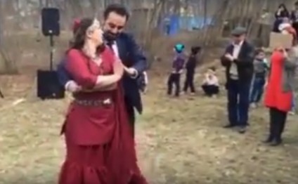 Amerikalı qız qusarlı oğlanla evləndi - ABŞ-da qız, Qusarda oğlan toyu - VİDEO