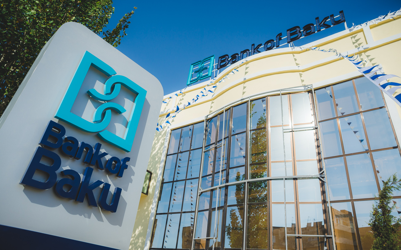"Bank of Baku"nun əməkdaşı jurnalisti "razborka"ya çağırdı