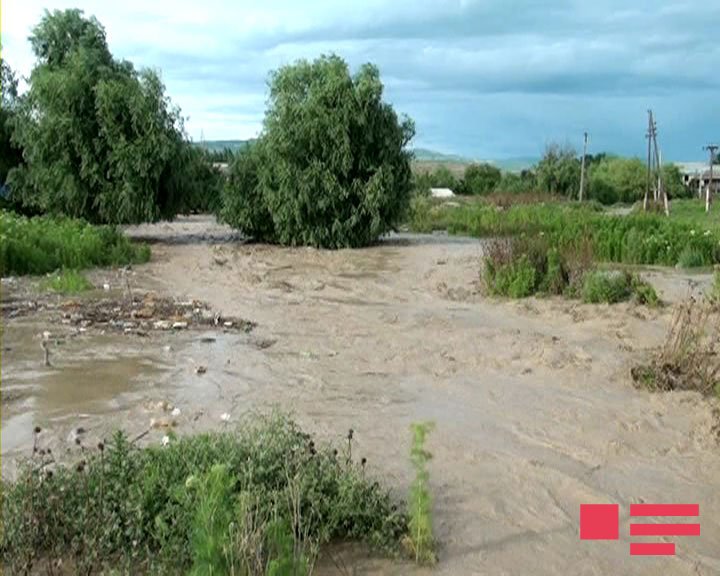 Salyanda 5 yaşlı qız babasının evində öldü