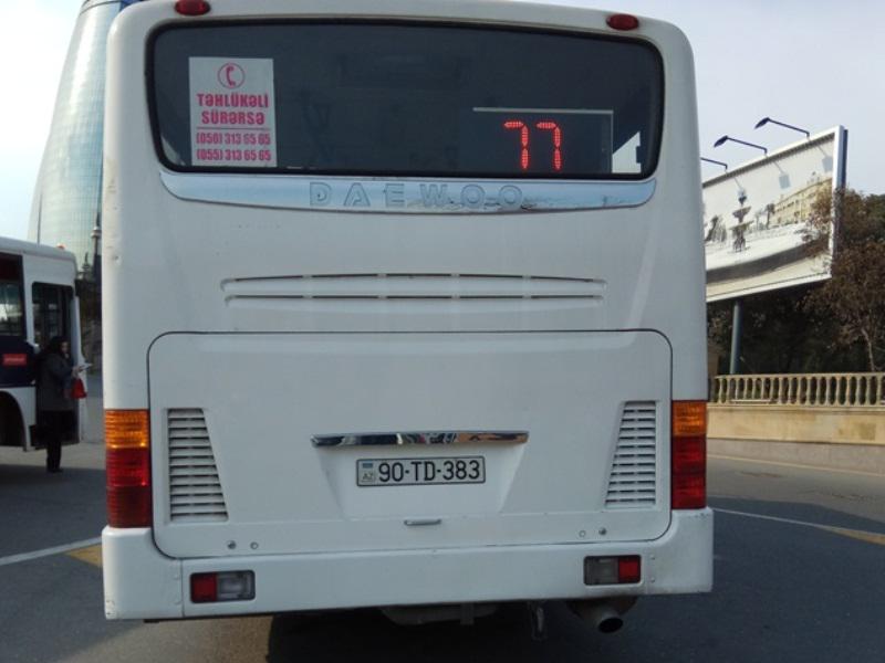 Bakıda avtobus sürücüsünün özbaşınalığı - Marşrutdan çıxdı, sərnişinləri yola atdı