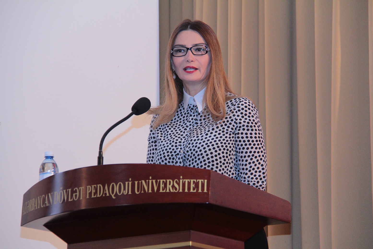 Qənirə Paşayeva ASAN Könüllüləri ilə görüşdə Aprel döyüşlərindən və qəhrəmanlarından danışdı