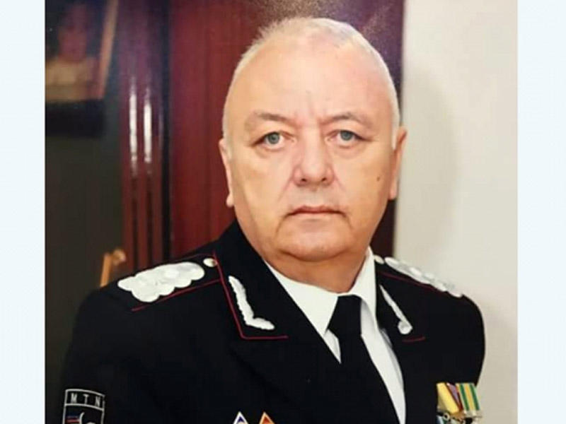 Akif Çovdarov dollarla alverə görə 250 min dolları kimdən alıb?