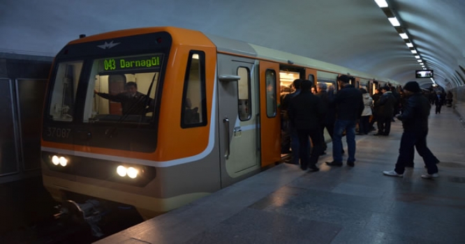 Bakı metrosunda növbəti insident