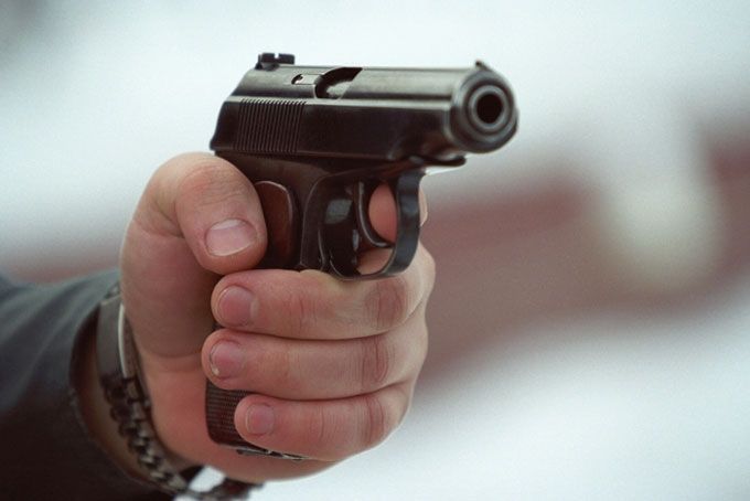 Qaxda keçmiş polis işçisini güllələdilər