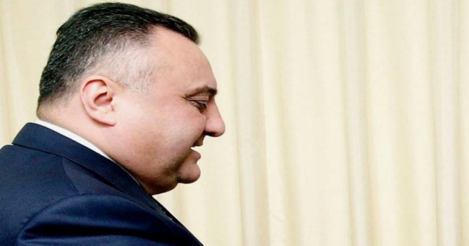 Eldar Mahmudov malikanəsindən köçdü, mühafizəsini gücləndirdi - Nə baş verir?