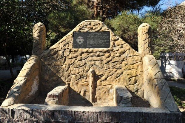 Bakıda şəhidin abidəsini götürdülər, adına salınmış parkı sökdülər… — FOTO