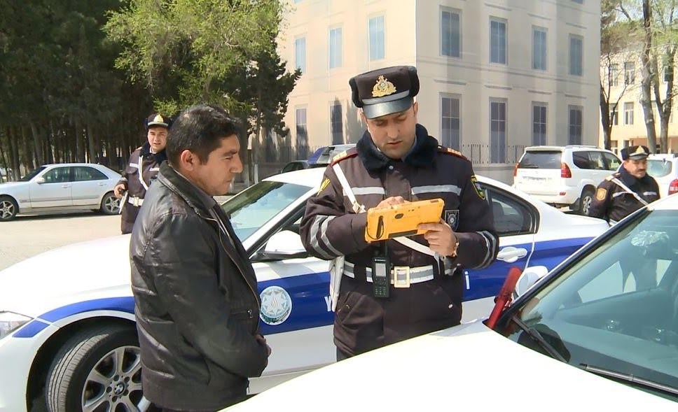 Bakıda yol polislərin ağlasığmaz əməlləri ifşa oldu - NAZİR 7 NƏFƏRİ İŞDƏN QOVDU