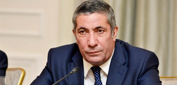 "O axundu moizə oxumağa buraxmaq olmaz” - Millət vəkili