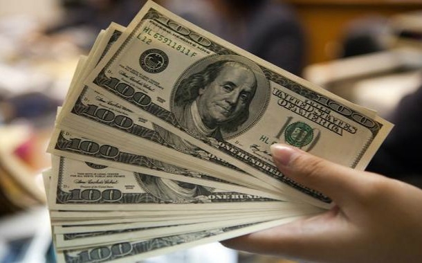 Dollar ucuzlaşdı – Hərrac başa çatdı